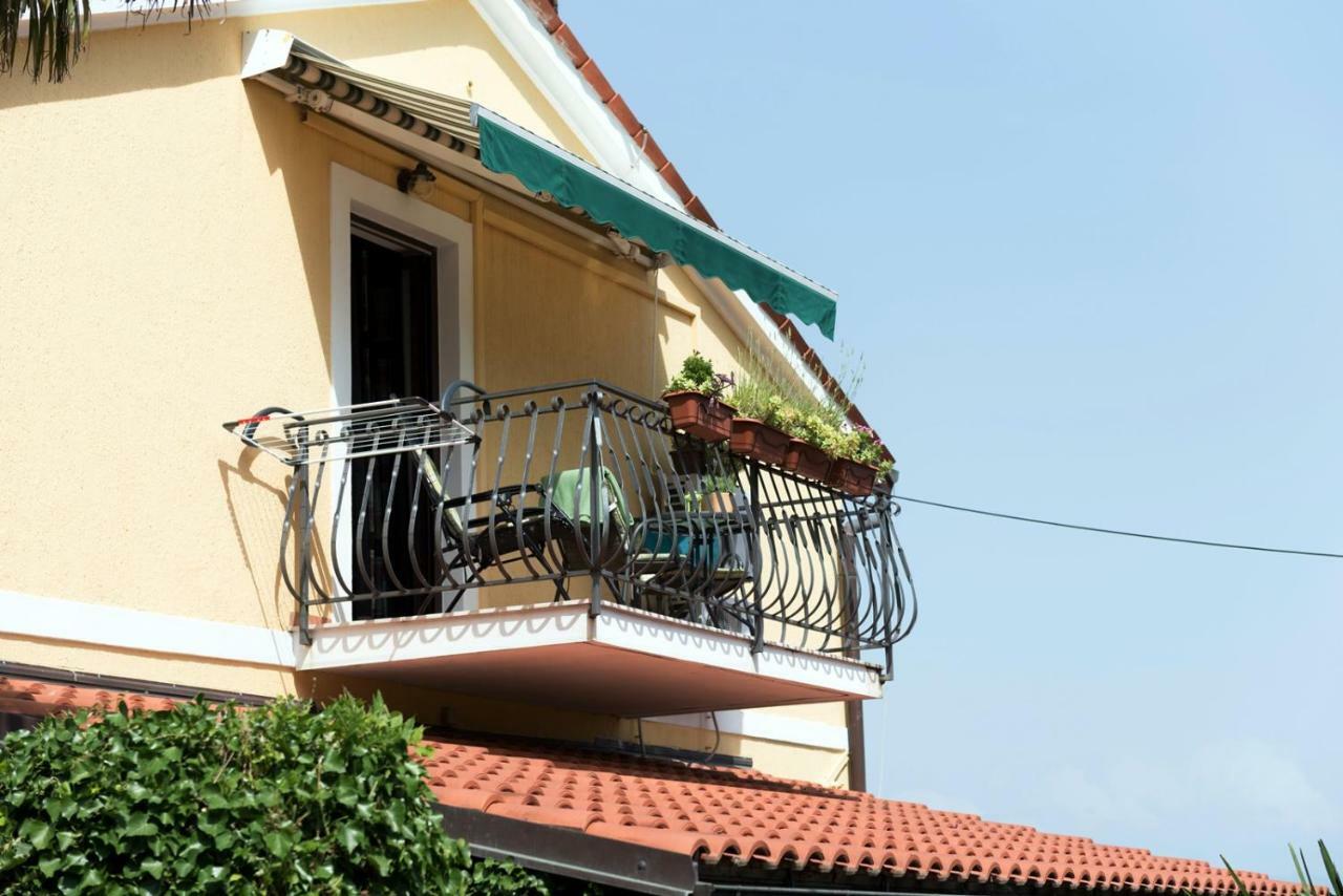 Apartments Villa Zara Lovran Exterior photo